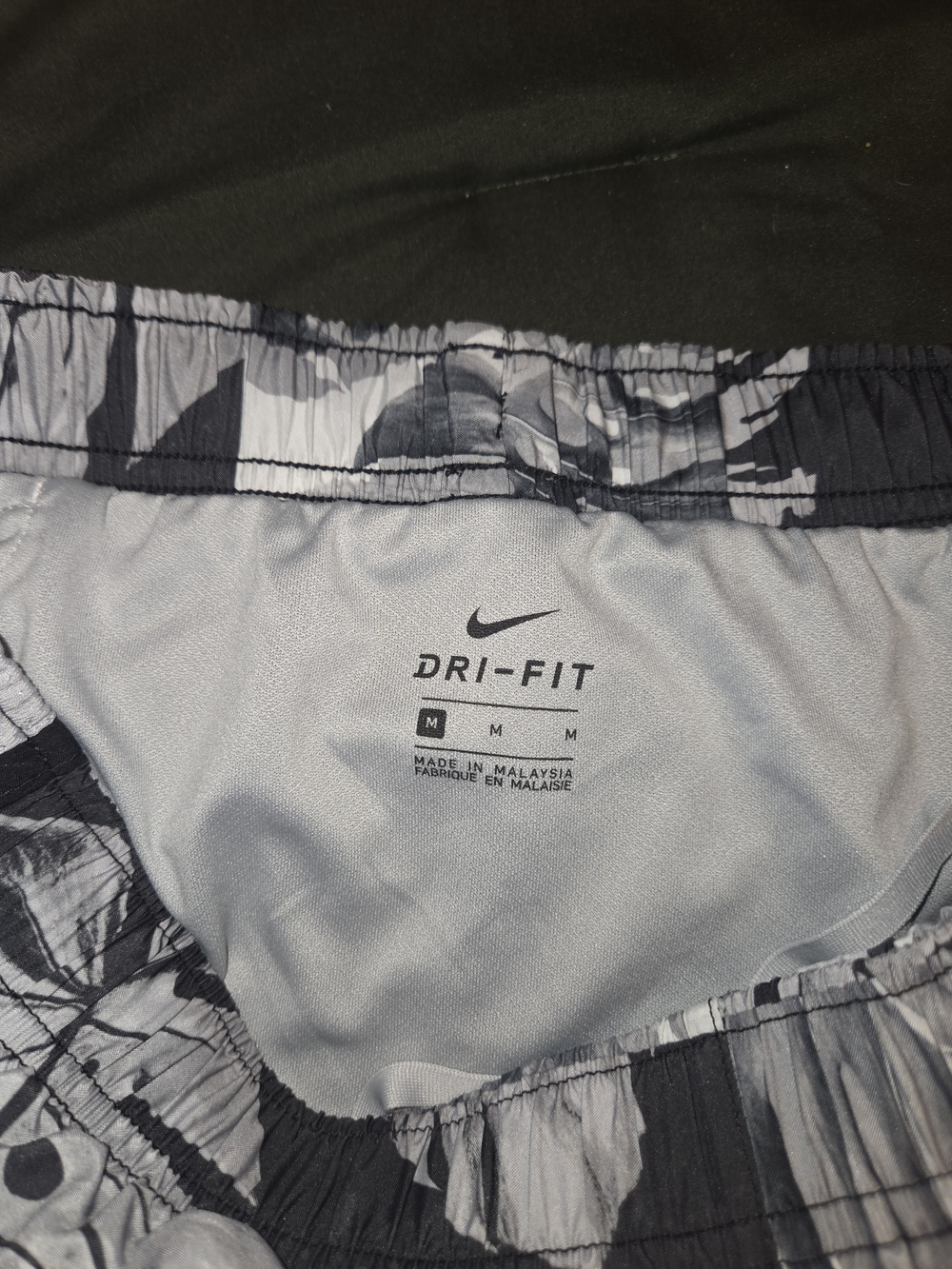 Nike Womens Dri-Fit Tempo Printed Running Shorts 3" Size Medium - Picture 4 of 6